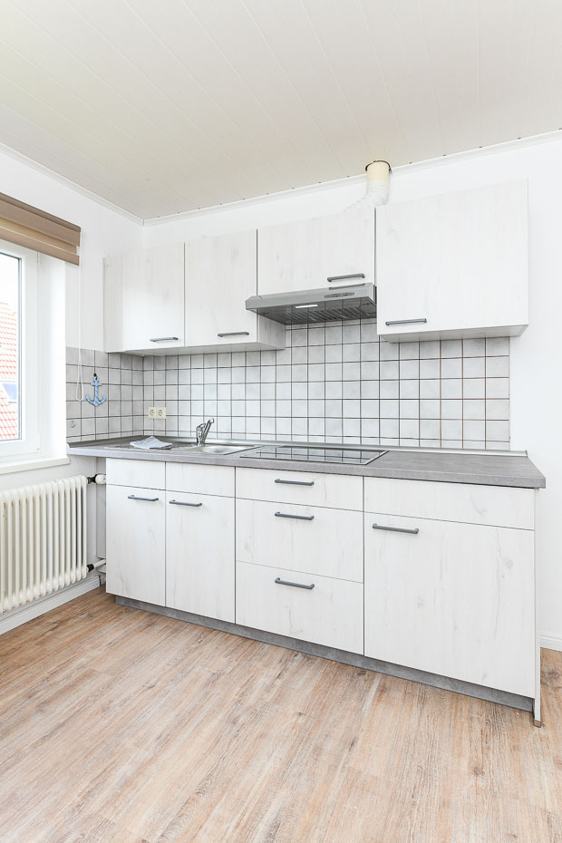 Ferienwohnung „Strandflieder“ (2) - Wohnraum mit integrierter Küche