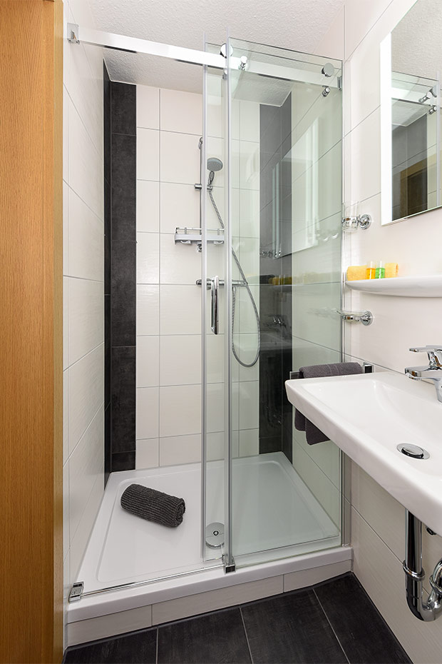 Doppelzimmer „Standard“ mit Terrasse - Badezimmer