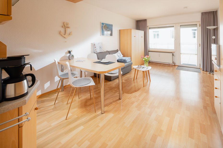 Apartment „Sonnenblick“ - Wohn- und Schlafraum mit integriertem Küchenbereich