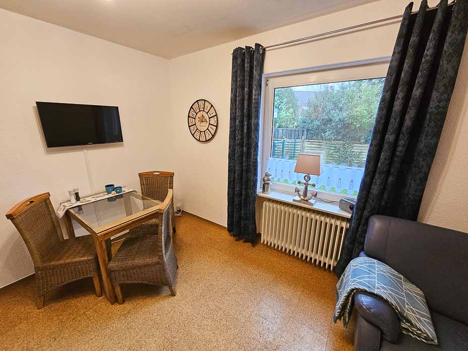 Ferienwohnung „Vordeck“ - Wohnraum mit integrierter Küche