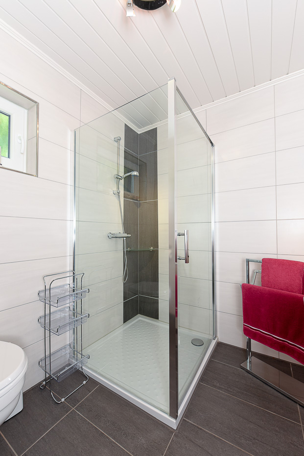 Ferienhaus „Lieblingsdüne“ - Badezimmer im Erdgeschoss