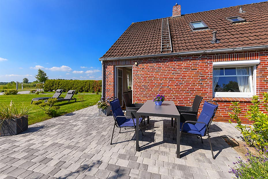 Ferienhaus „Nordsee Landhuus Heinken“ - Terrasse