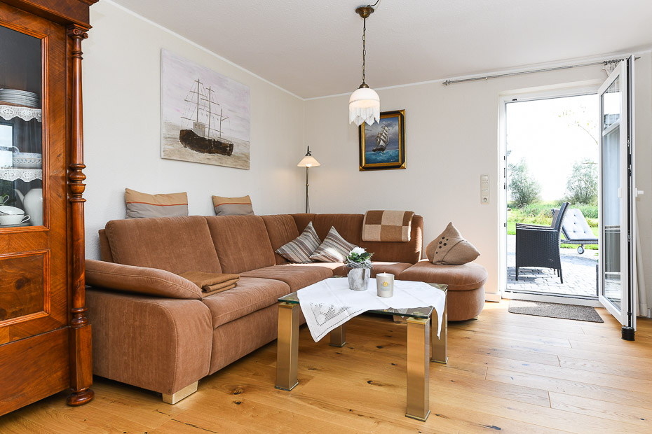 Ferienhaus „Nordsee Landhuus Heinken“ - Wohn- und Esszimmer