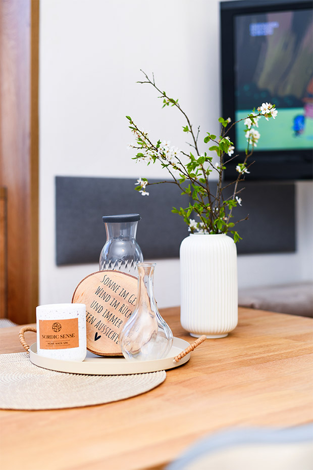 Ferienwohnung „Kornblume“ - Wohnzimmer mit integriertem Küchenbereich