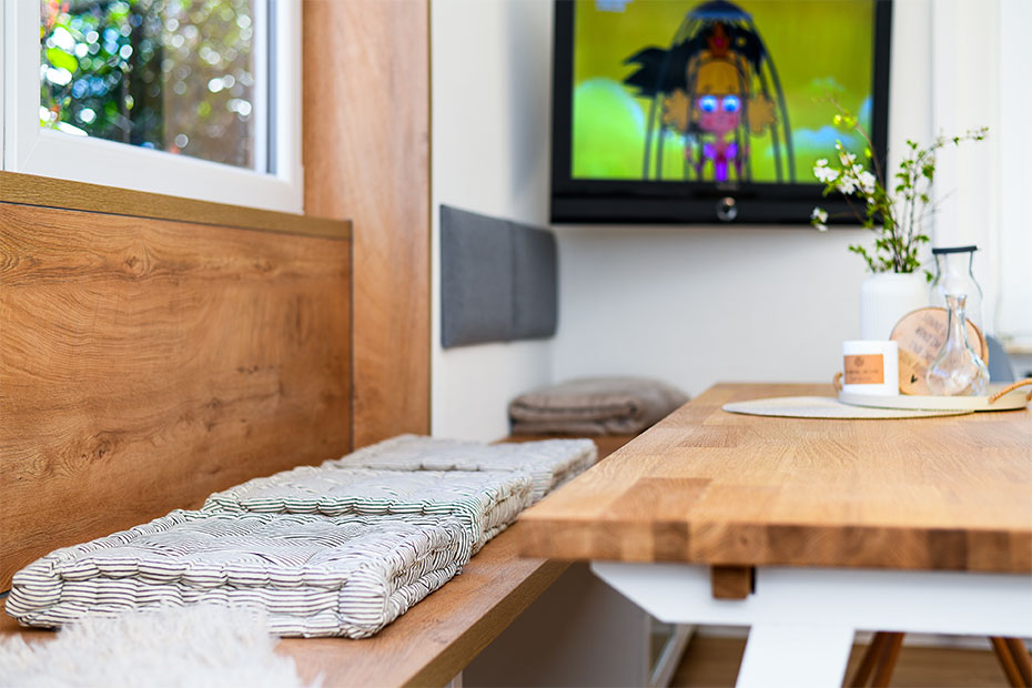 Ferienwohnung „Kornblume“ - Wohnzimmer mit integriertem Küchenbereich