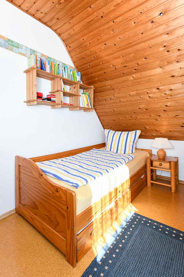 Ferienwohnung „Haus Leemreize“ - Schlafzimmer 2/Kinderzimmer