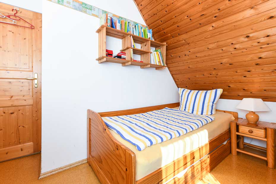 Ferienwohnung „Haus Leemreize“ - Schlafzimmer 2/Kinderzimmer