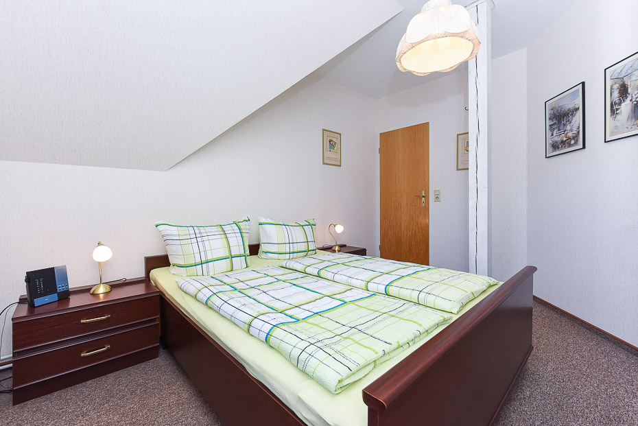 Ferienwohnung „Sonne“ - Schlafzimmer 1