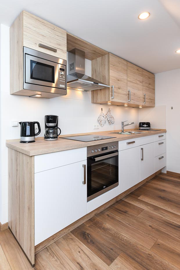 Ferienwohnung 4 - Wohnzimmer mit integriertem Küchenbereich