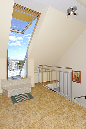 Ferienwohnung „Gorch Fock“ - Tür zur Dachterrasse hoch über Bensersiel