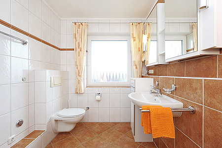 Ferienwohnung „Statsraad Lehmkuhl“ - Badezimmer