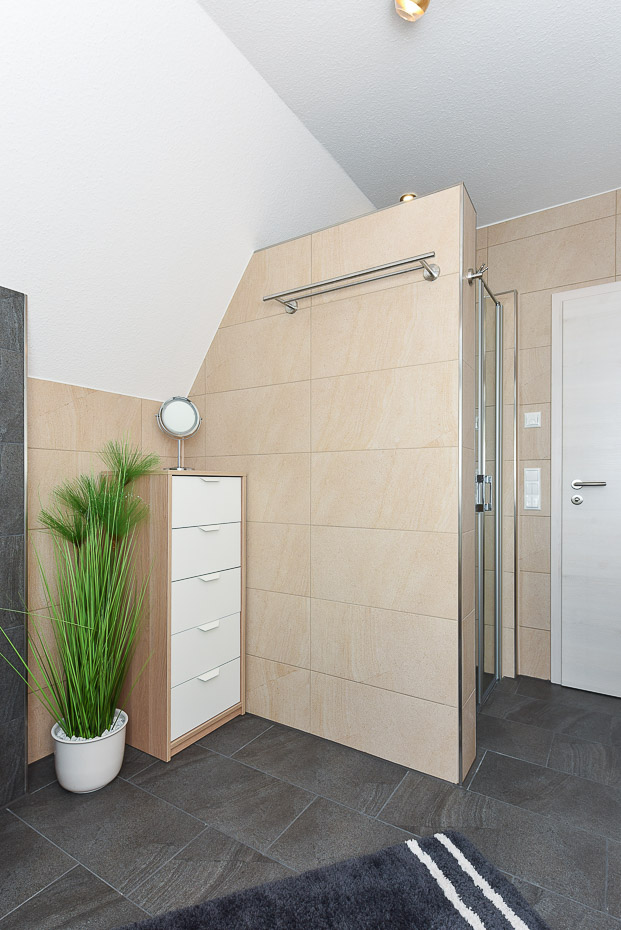 Ferienhaus „Ankerhuus“ - Badezimmer im Obergeschoss