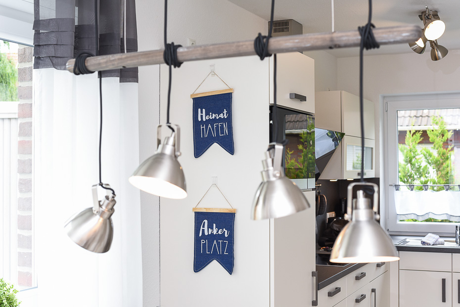 Ferienhaus „Ankerhuus“ - Wohnzimmer mit integriertem Küchenbereich