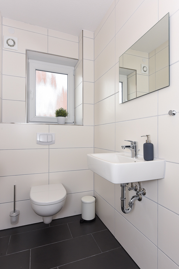 Ferienhaus „Schwalbennest“ - separates zweites WC