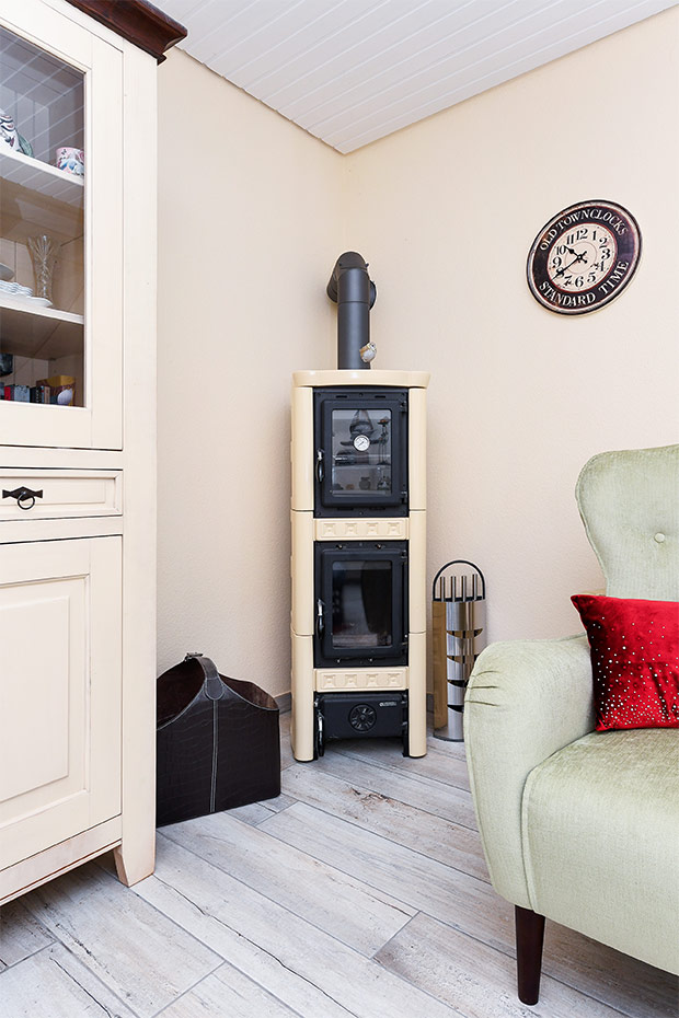 Ferienhaus „Nordseeidyll“ - Wohnzimmer mit integriertem Küchenbereich