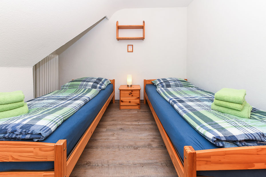 Ferienwohnung „Haus Wangerooge“ - Schlafzimmer 2/Kinderzimmer