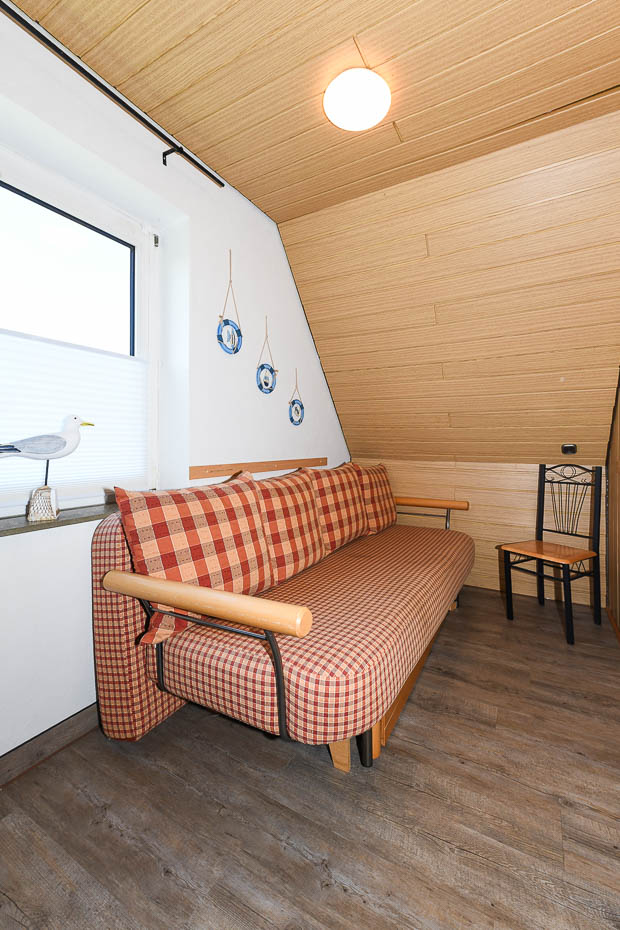 Ferienwohnung „Haus Wangerooge“ - Wohnzimmer mit integriertem Küchen- und Essbereich