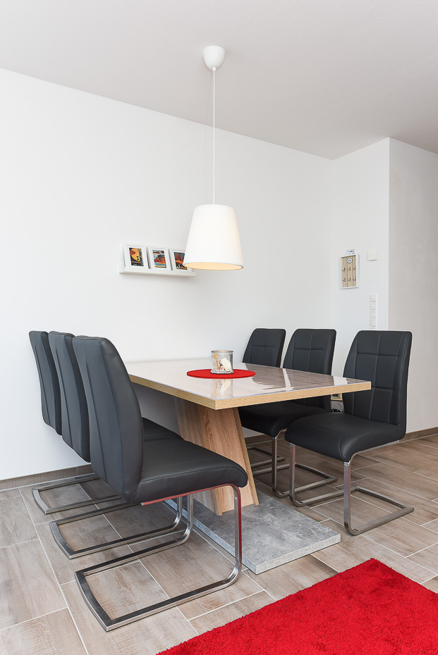 Ferienwohnung „Baltrum“ - Wohnzimmer mit integriertem Küchenbereich