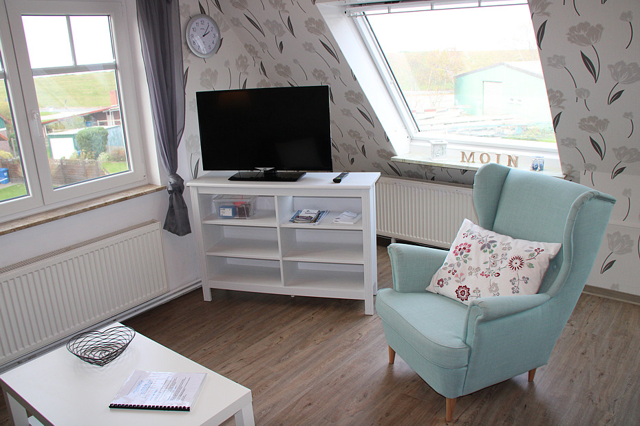 Ferienwohnung „Island“ (Inselblick) - Wohnzimmer mit integriertem Küchenbereich