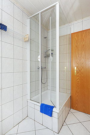 Ferienwohnung „Blumenwiese“ - Badezimmer