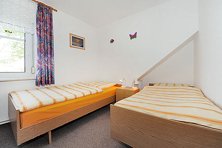 Ferienwohnung „Blumenwiese“ - Schlafzimmer2/Kinderzimmer