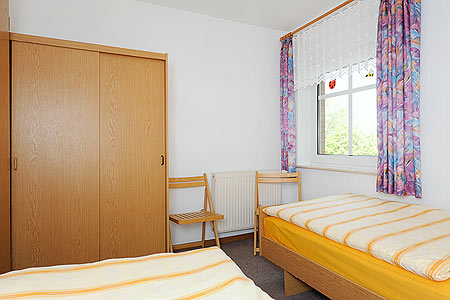 Ferienwohnung „Blumenwiese“ - Schlafzimmer2/Kinderzimmer