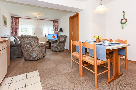 Ferienwohnung „Deichblick“ - Wohnraum mit integrierter Küche