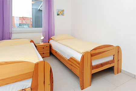 Ferienwohnung „Pastoor“ - Schlafzimmer 2/Kinderzimmer