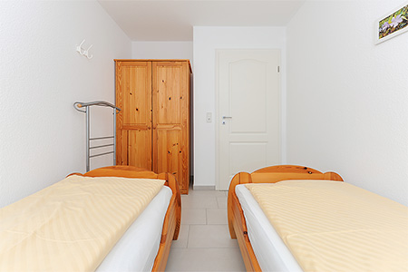 Ferienwohnung „Pastoor“ - Schlafzimmer 2/Kinderzimmer