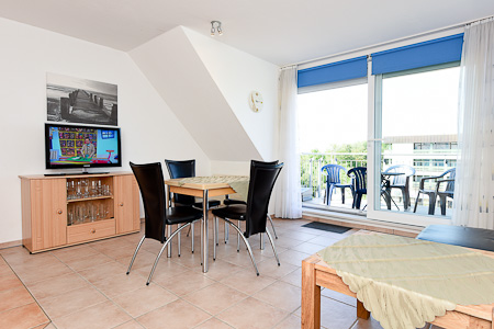 Ferienwohnung „Seewolf“ - Wohnzimmer mit integriertem Küchenbereich