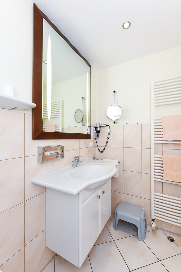 Ferienwohnung „W'ooge“ - Badezimmer