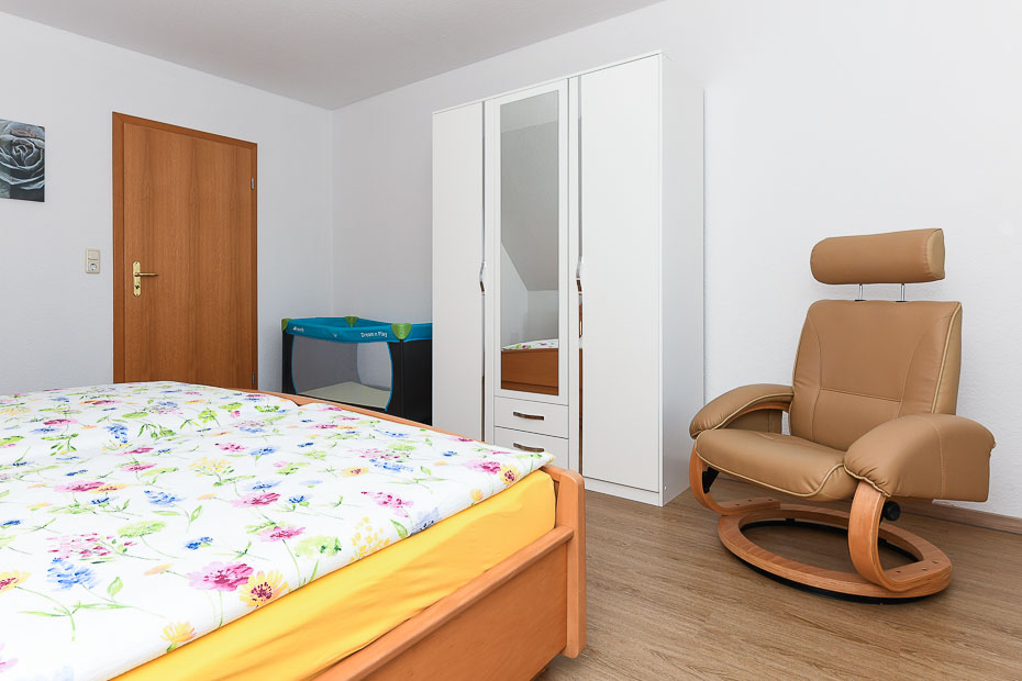 Ferienwohnung „Zur Kuhweide“ - Schlafzimmer 1
