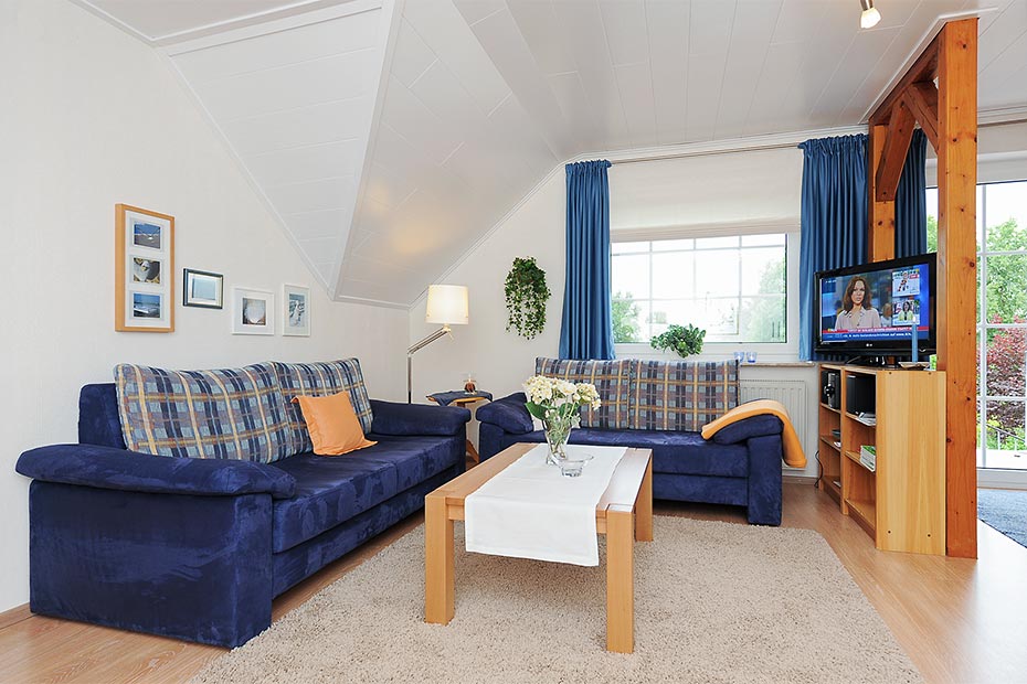 Ferienwohnung „Haus Solea“ - Wohnzimmer mit integriertem Küchenbereich