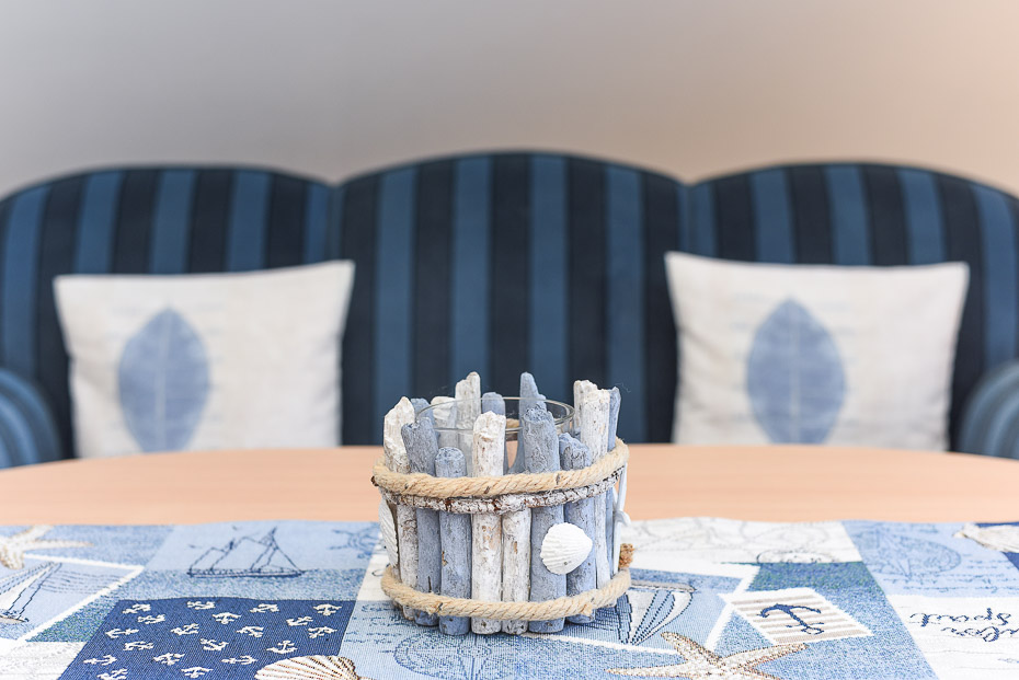 Ferienwohnung „kleine Wohnung“ - Wohnzimmer mit integriertem Küchenbereich