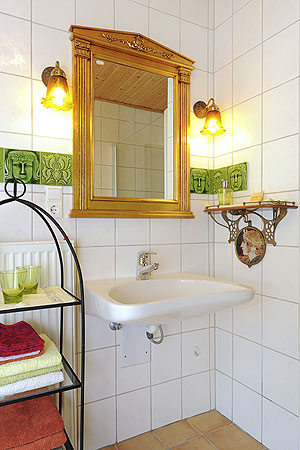 Ferienhaus „Magnolia“ - Badezimmer im Erdgeschoss