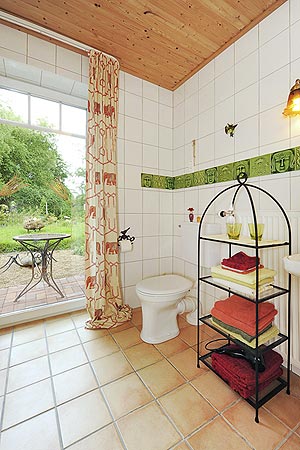 Ferienhaus „Magnolia“ - Badezimmer im Erdgeschoss