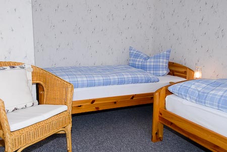 Ferienwohnung „Sommergarten“ - Schlafzimmer 2/Kinderzimmer