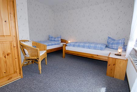 Ferienwohnung „Sommergarten“ - Schlafzimmer 2/Kinderzimmer