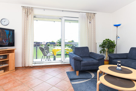 Ferienwohnung „Küstenblick“ - Wohnzimmer mit integriertem Küchenbereich
