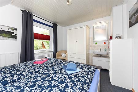 Ferienwohnung „Bei Obi“ - Schlafzimmer 1