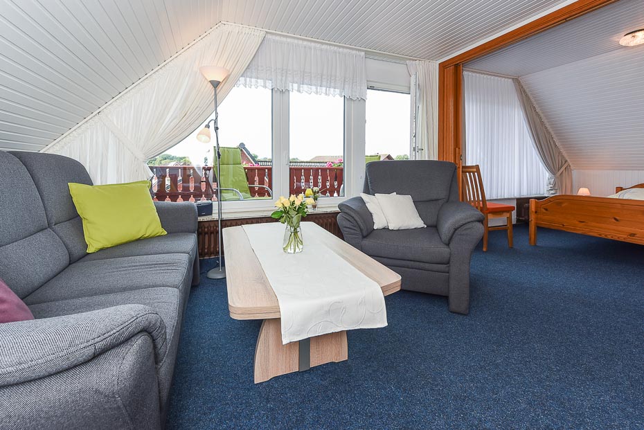 Ferienwohnung „Spiekeroog“ - Wohnraum mit integrierter Küche