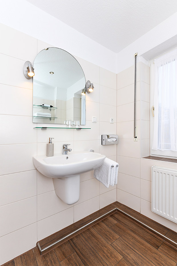 Doppelzimmer „Langeoog“ - Badezimmer