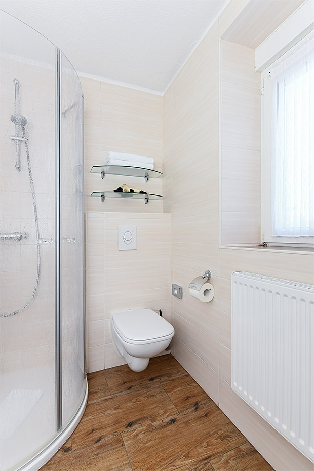 Doppelzimmer „Memmert“ - Badezimmer