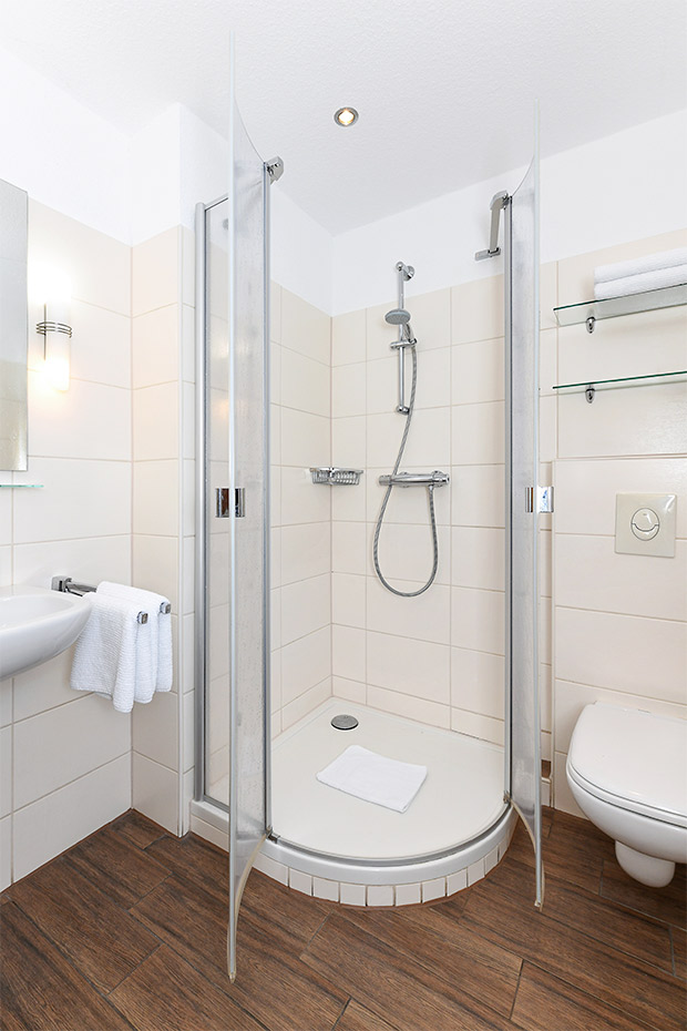 Doppelzimmer „Spiekeroog“ - Badezimmer