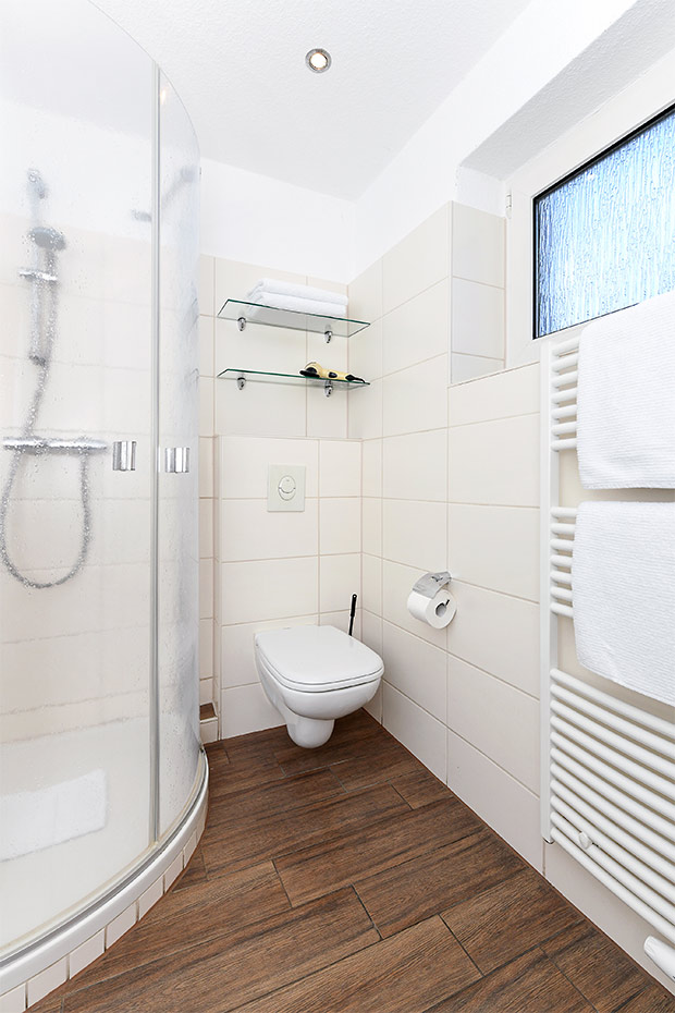 Doppelzimmer „Spiekeroog“ - Badezimmer