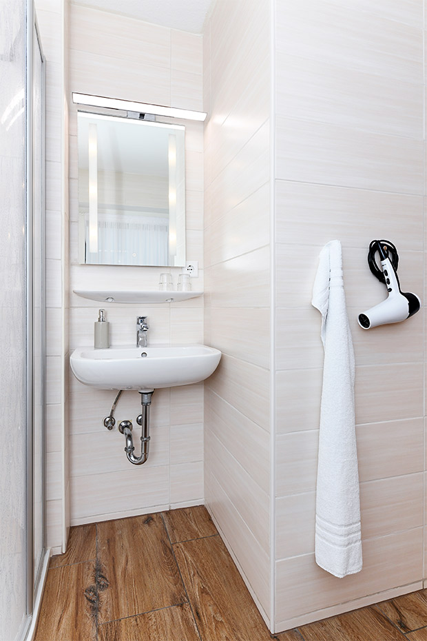 Doppelzimmer „Wangerooge“ - Badezimmer