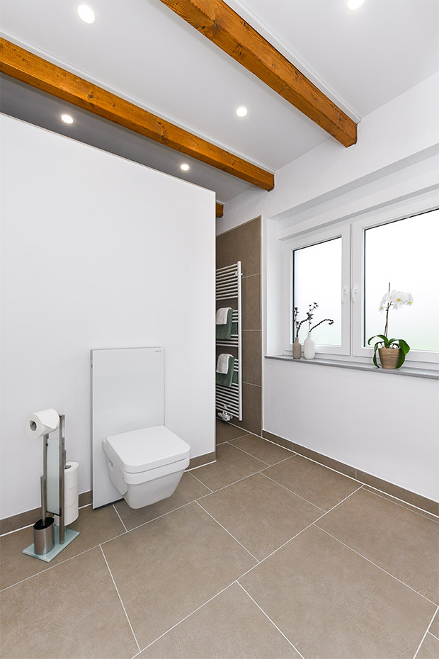 Ferienhaus „Friesenkrone“ - Badezimmer im Erdgeschoss