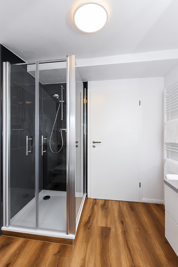 Ferienhaus „Friesenkrone“ - Badezimmer im Obergeschoss