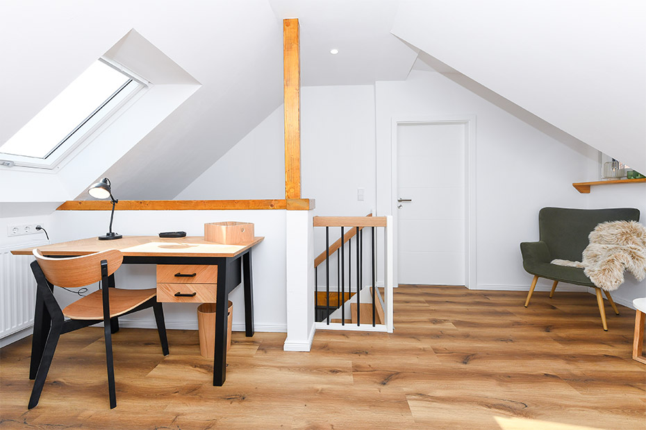 Ferienhaus „Friesenkrone“ - Diele/Treppe/Relaxecke