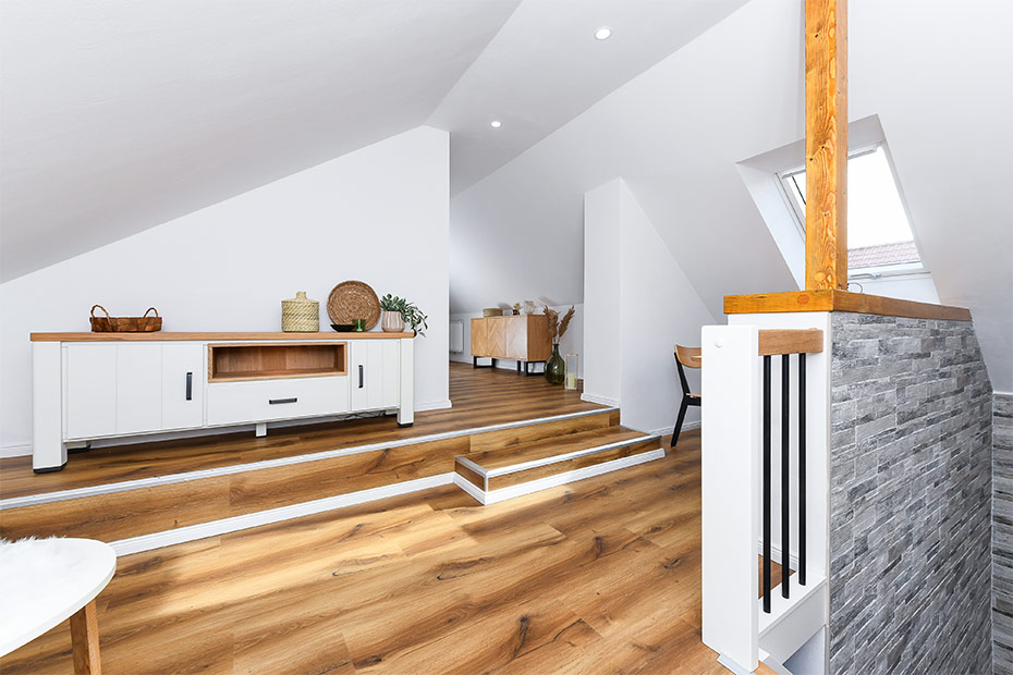 Ferienhaus „Friesenkrone“ - Diele/Treppe/Relaxecke